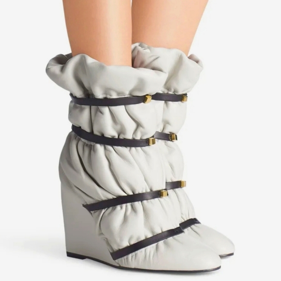 STUART WEITZMAN - Duvet Snow Bama Booties - Picture 2 of 16